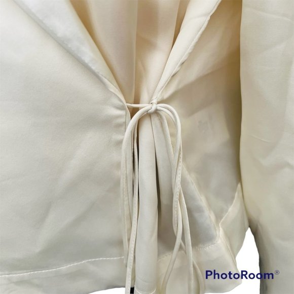 ARITZIA Wilfred ALLUSION Ivory Silk Wrap Top. Size Medium - Picture 6 of 9